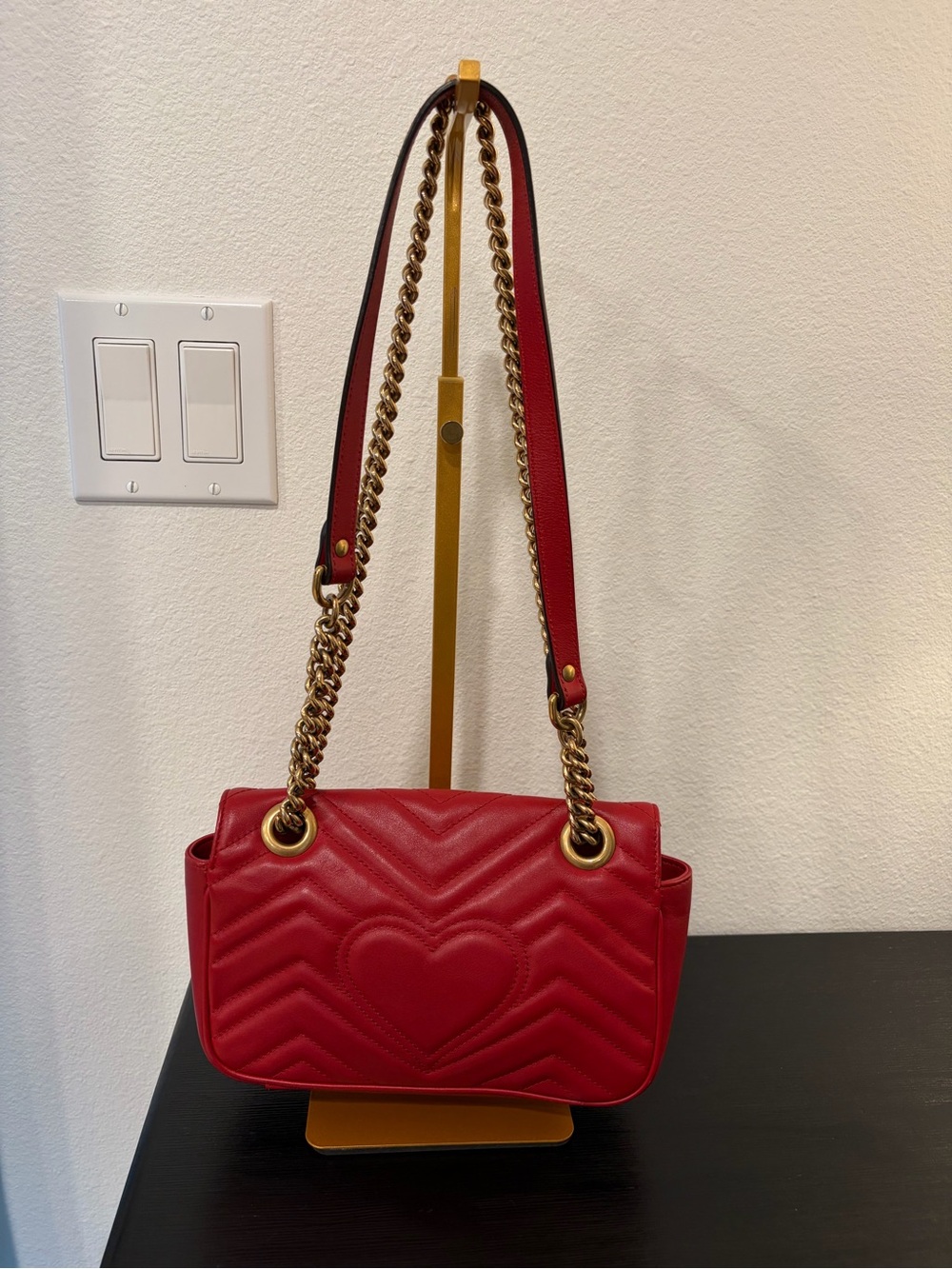 Gucci GG Marmont Small Shoulder Bag in Red - Picture 2 of 16